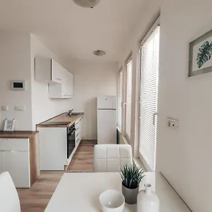 studio-apartment-sanya.hotels-in-ljubljana.com/